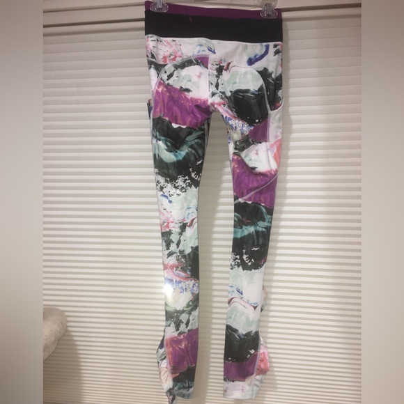 Lululemon Athletica Running Speed Tight III Leggings. Size 4. - Picture 3 of 17